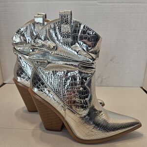 Silver Western Boots.  Cape Robbin Brand.  Size 7.5